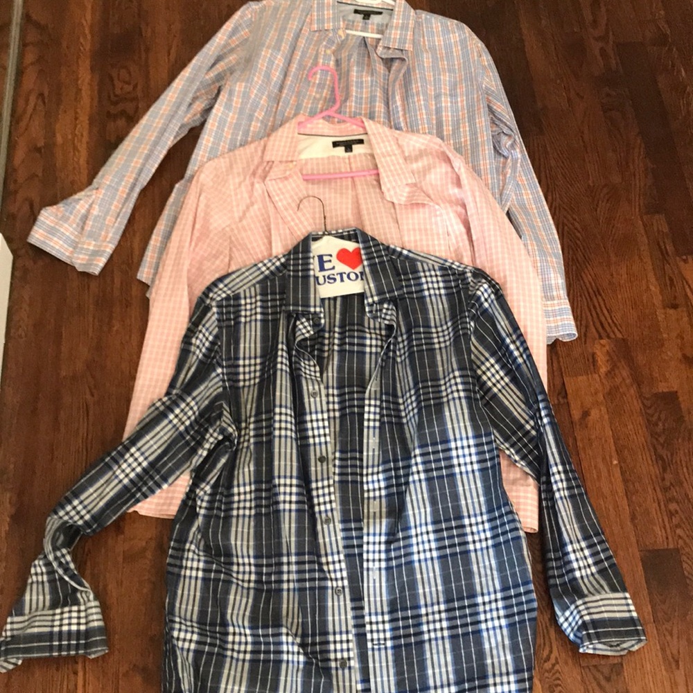 3 men’s Banana Republic button downs 3 for $30